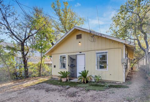 Photo of 1144 Northwestern Ave, Austin, TX 78702 (MLS # 3903064)