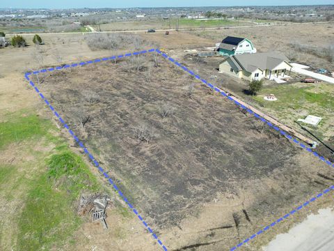 433 E Ridge LN Niederwald TX 78640