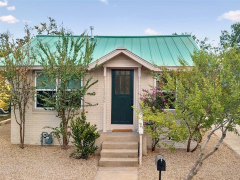 Photo of 1613 W 10th ST, Austin, TX 78703 (MLS # 4528946)