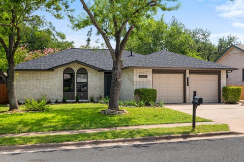 Photo of 2605 Edenwood DR, Austin, TX 78745 (MLS # 8794928)
