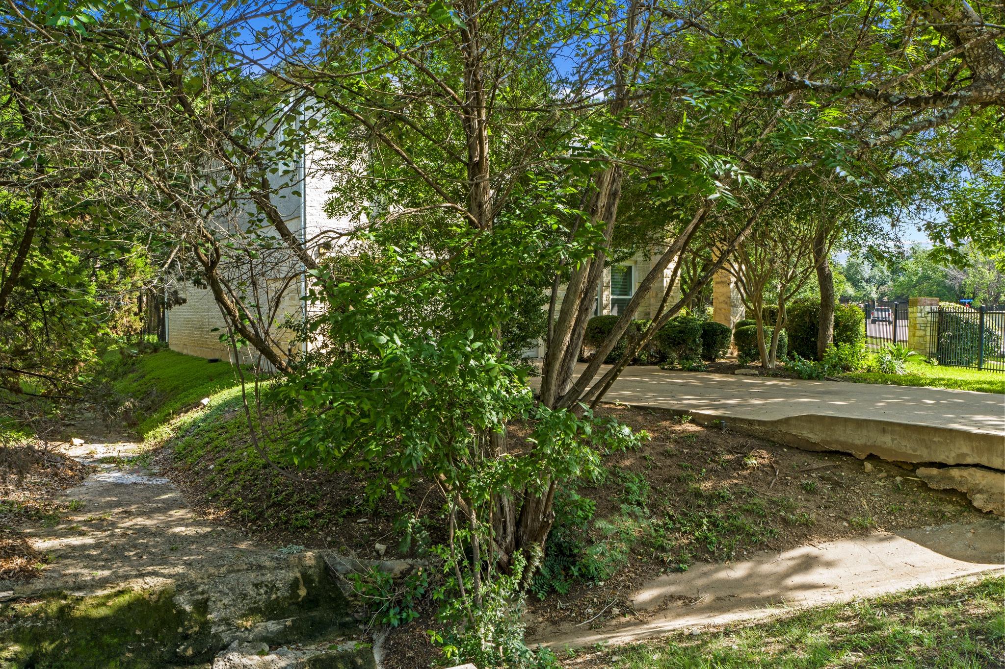 2 Muirfield Greens LN