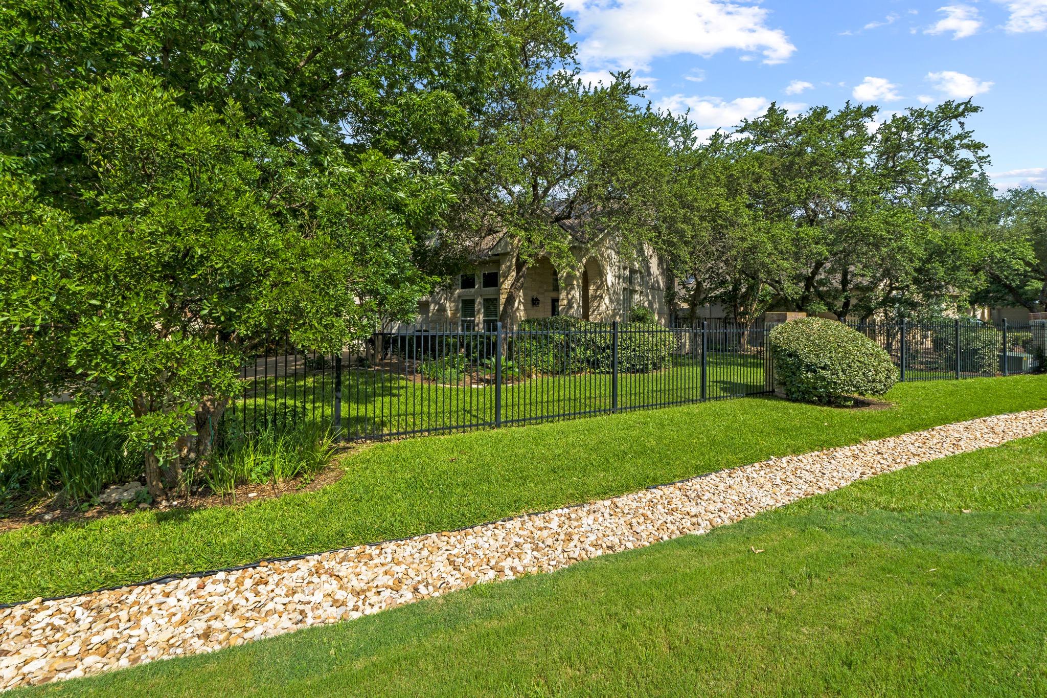 2 Muirfield Greens LN