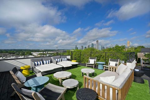 Photo of 2002 E 8th ST, Austin, TX 78702 (MLS # 8624780)