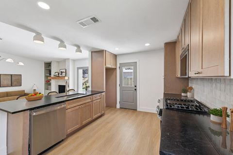 Tiny photo for 10424 Quail Ridge DR, Austin, TX 78758 (MLS # 9542538)