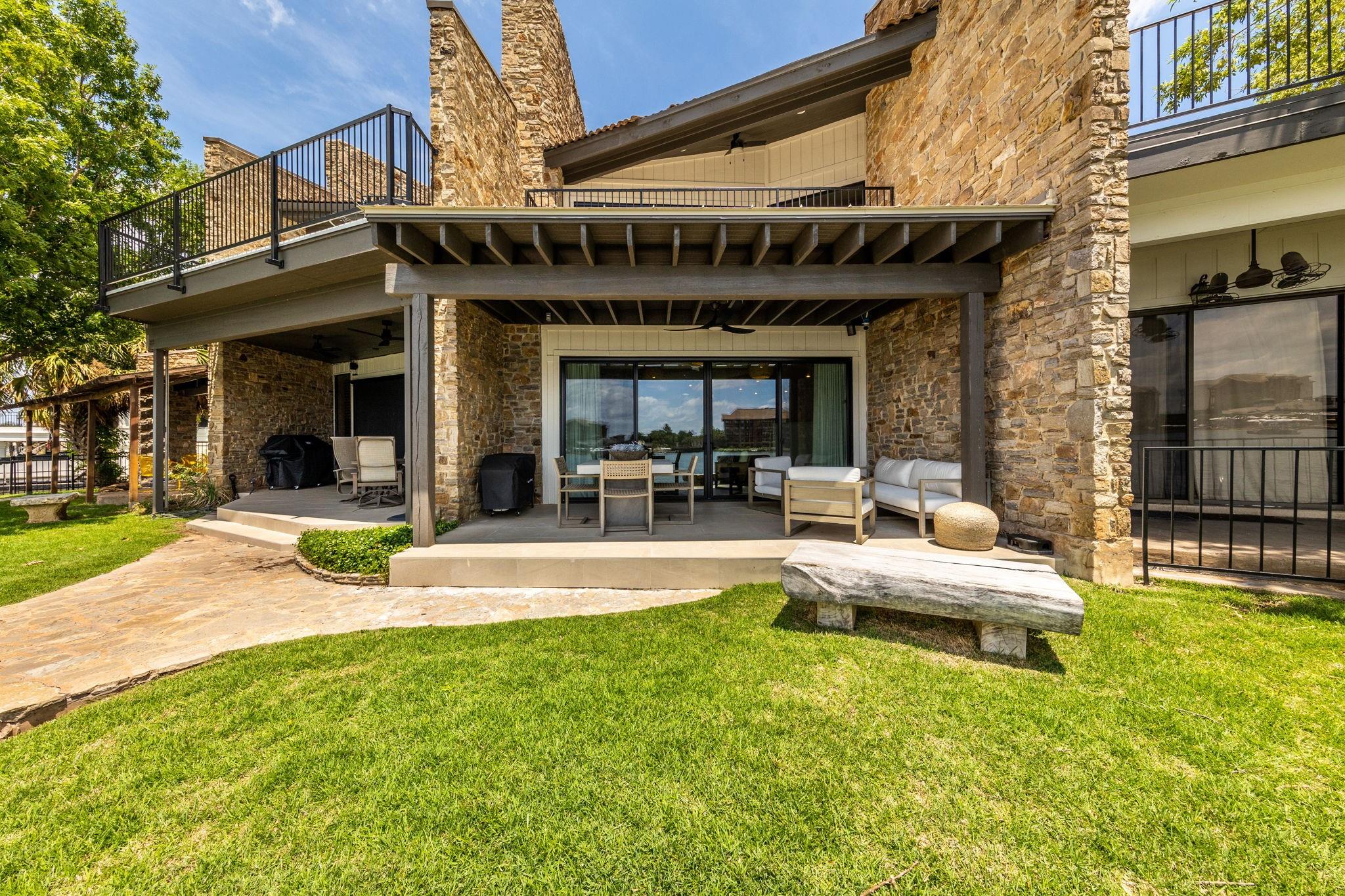 402 Island DR B