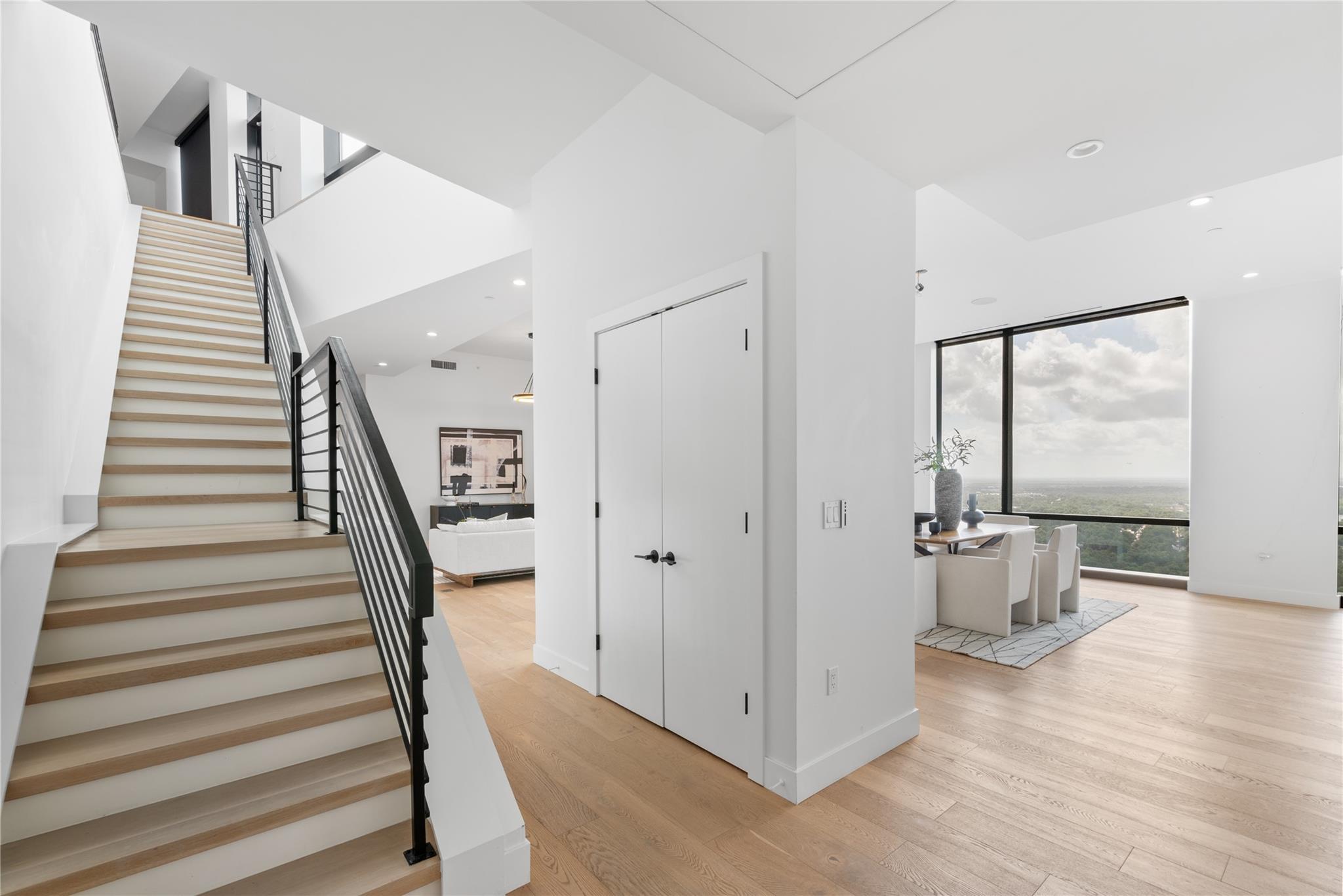 70 Rainey ST 3203