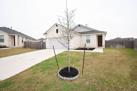 Single Family Residence in Bastrop TX 113 Cold Spring LOOP.jpg