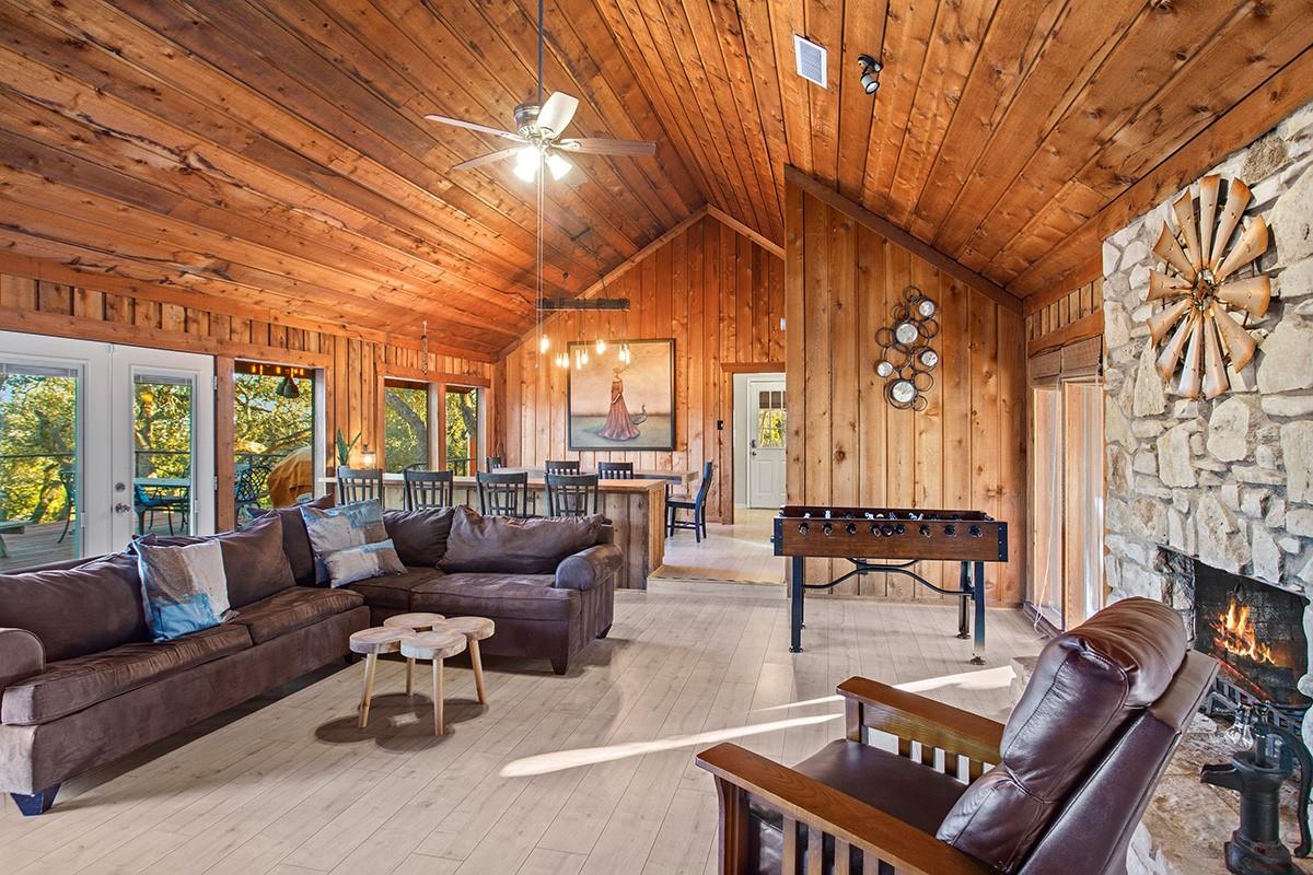 411 Whitetail Ridge RD