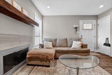 Tiny photo for 935 La Posada DR #128, Austin, TX 78752 (MLS # 3391480)