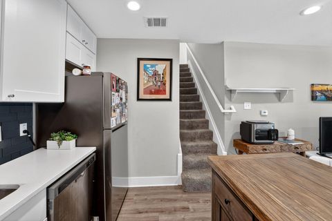 Tiny photo for 935 La Posada DR #128, Austin, TX 78752 (MLS # 3391480)