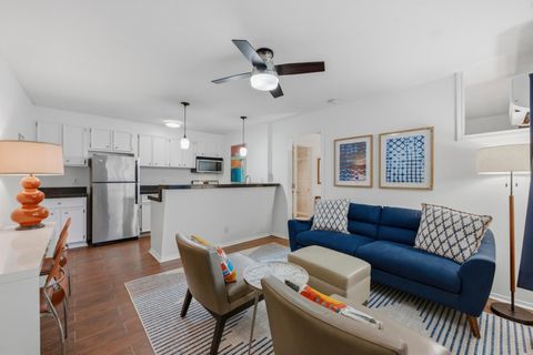 304 E 33rd ST 11 Austin TX 78705