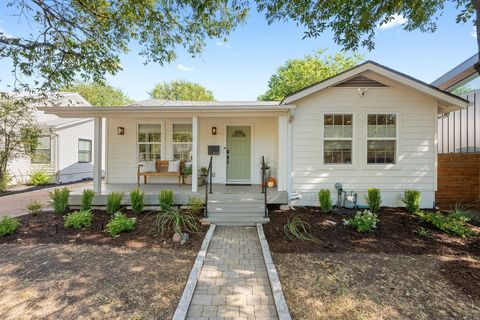 Photo of 302 Genard ST, Austin, TX 78751 (MLS # 6535396)