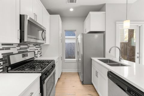 Tiny photo for 2209 Willow ST #B, Austin, TX 78702 (MLS # 9542057)