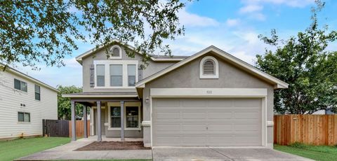 Photo of 5111 N Hearsey DR, Austin, TX 78744 (MLS # 3041306)