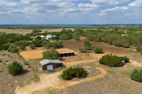 Photo of 294 Hidden Creek DR, Dripping Springs, TX 78620 (MLS # 2218386)