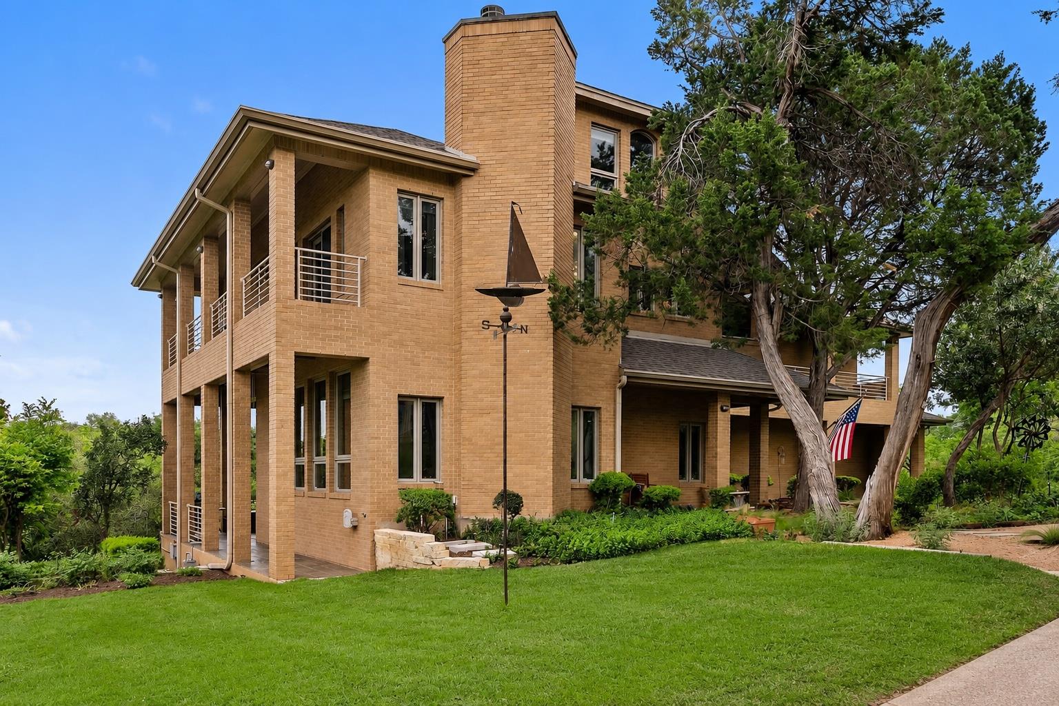 Photo 1 of 38 — 6309 Northgrove RD, Austin, TX 78731