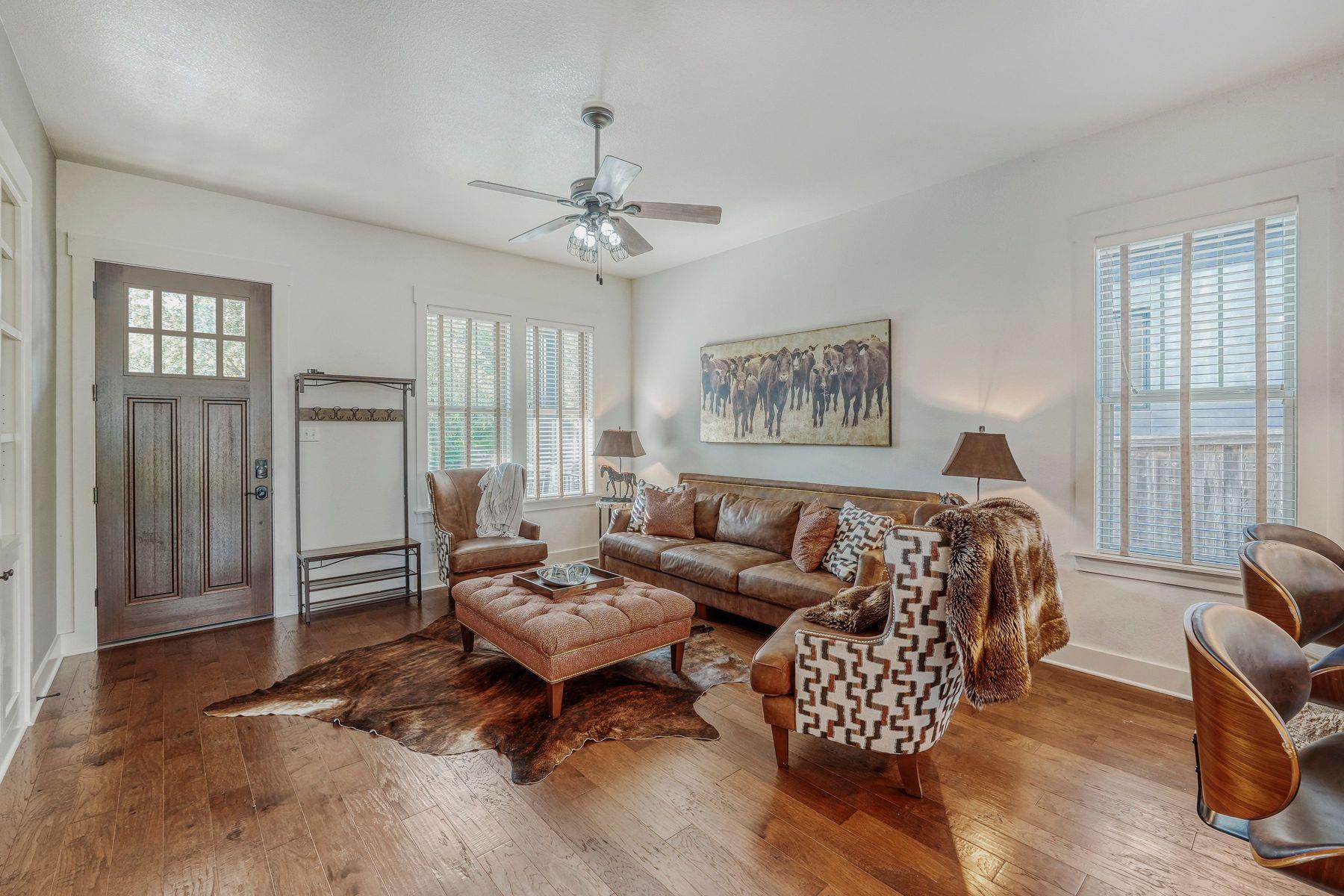2913 Chisholm TRL