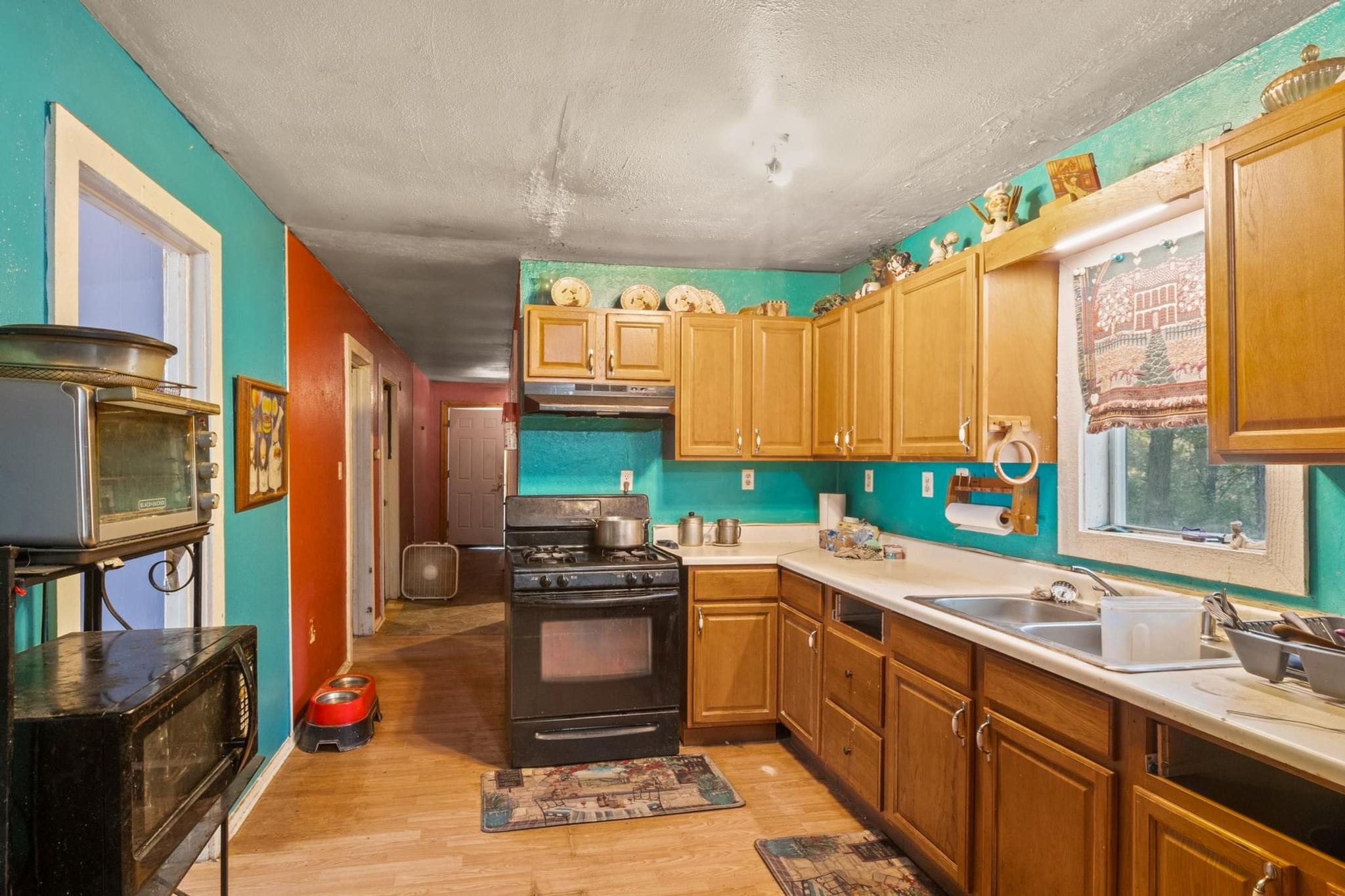 147 Sunset HTS
