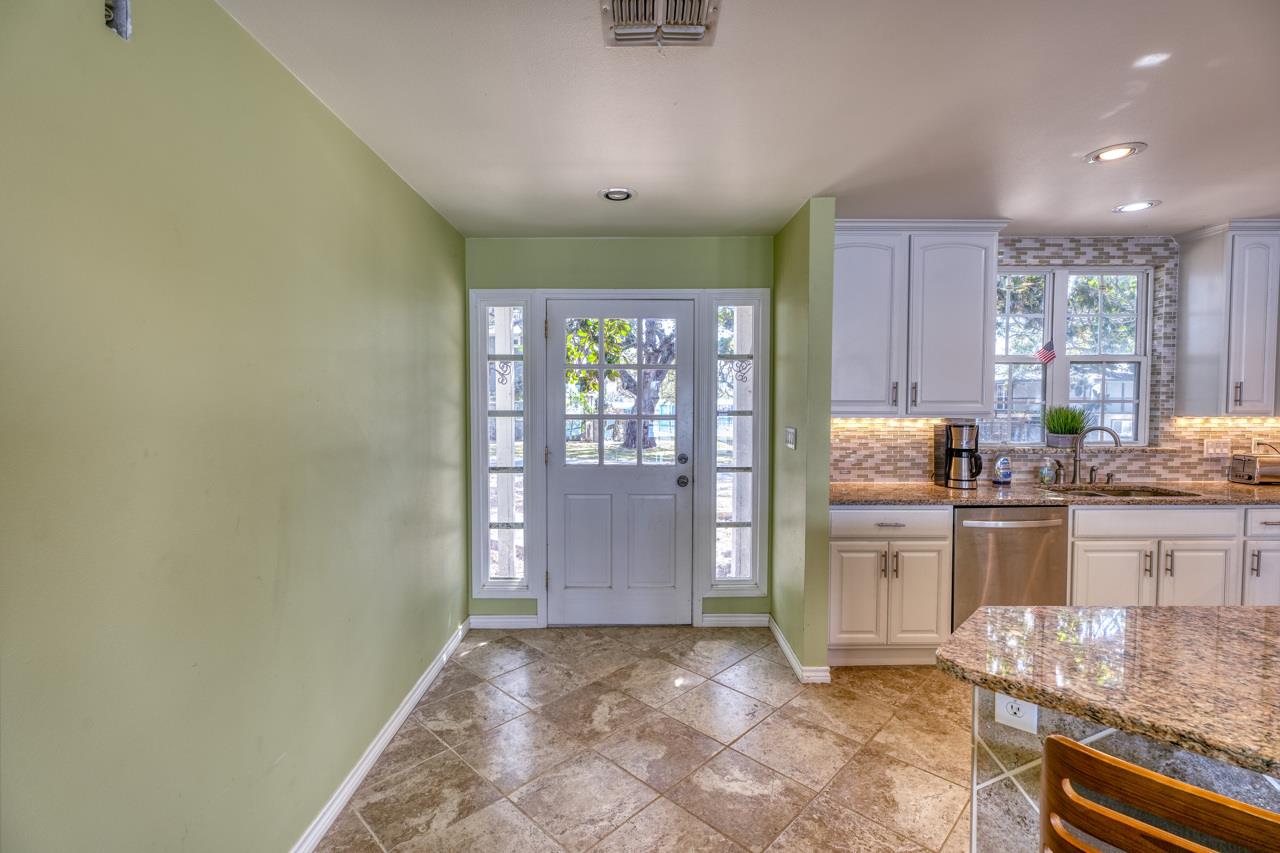 322 Granite Shoals LN