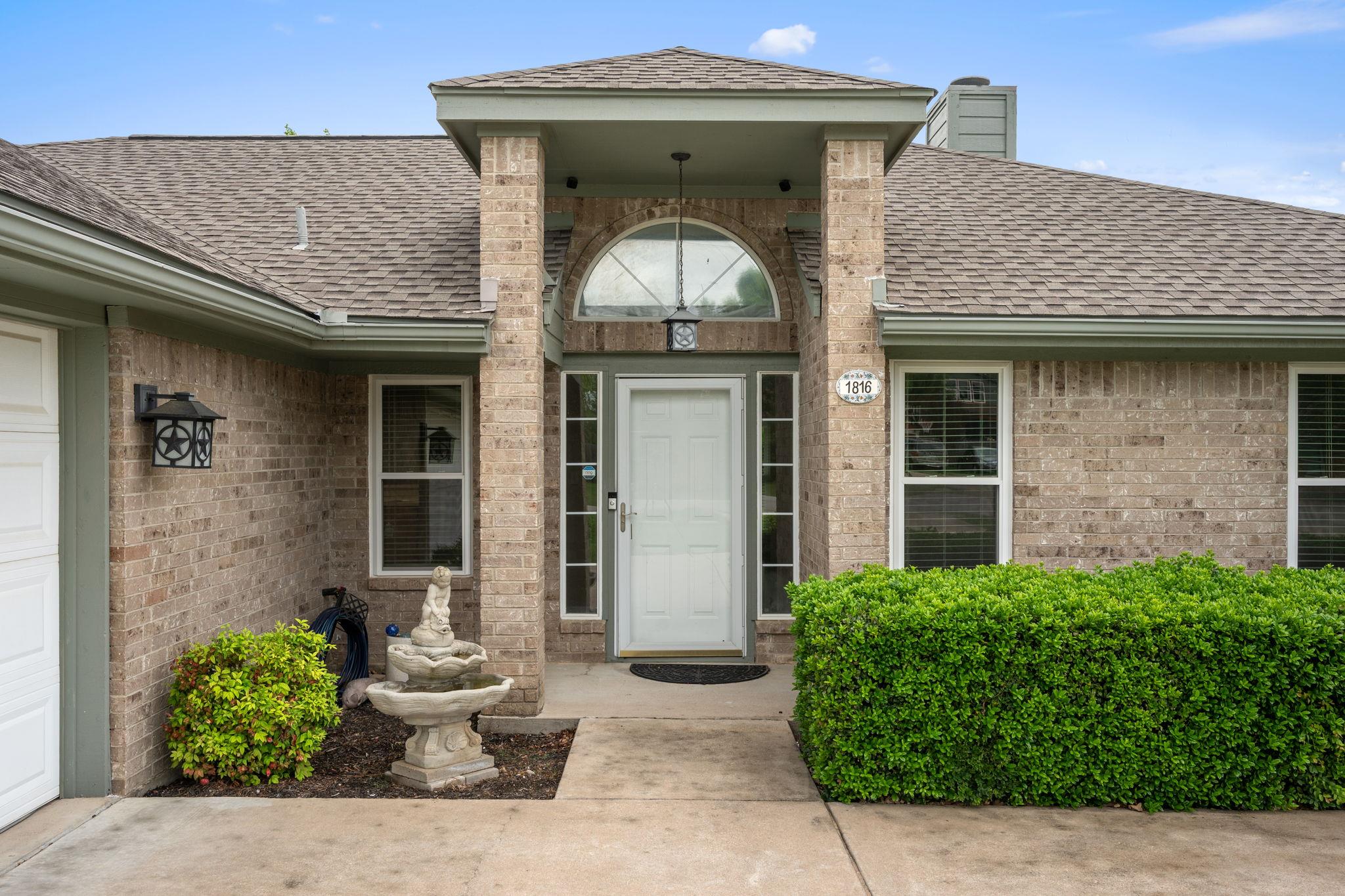 1816 Emerald Isle DR