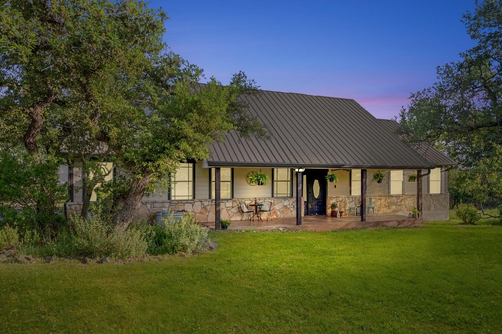 Photo of 500 Deer Creek DR, San Marcos, TX 78666 (MLS # 6437203)