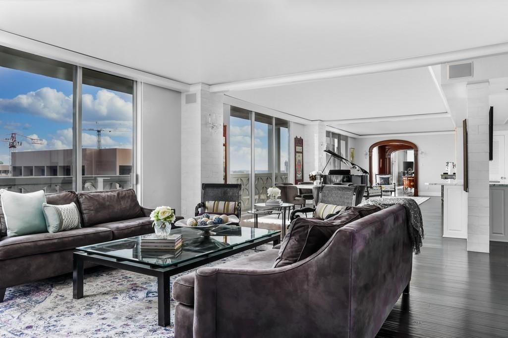 1801 Lavaca ST 12GHJ