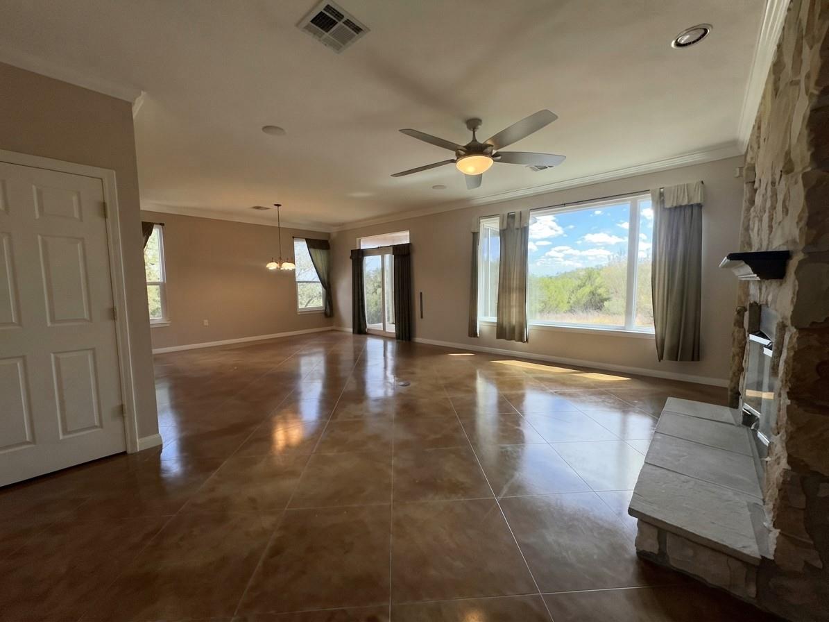 425 Crestwood DR
