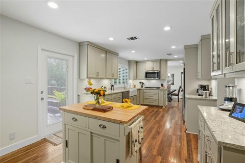 Tiny photo for 11003 Grapevine LN, Austin, TX 78759 (MLS # 9408944)