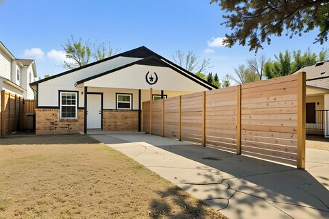 Photo of 1115 Brookswood Ave #B, Austin, TX 78721 (MLS # 2940669)