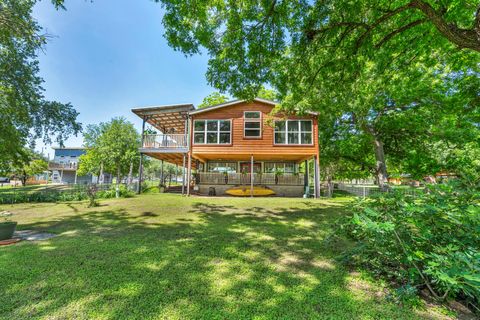 3715 Lakeview DR Cottonwood Shores TX 78657
