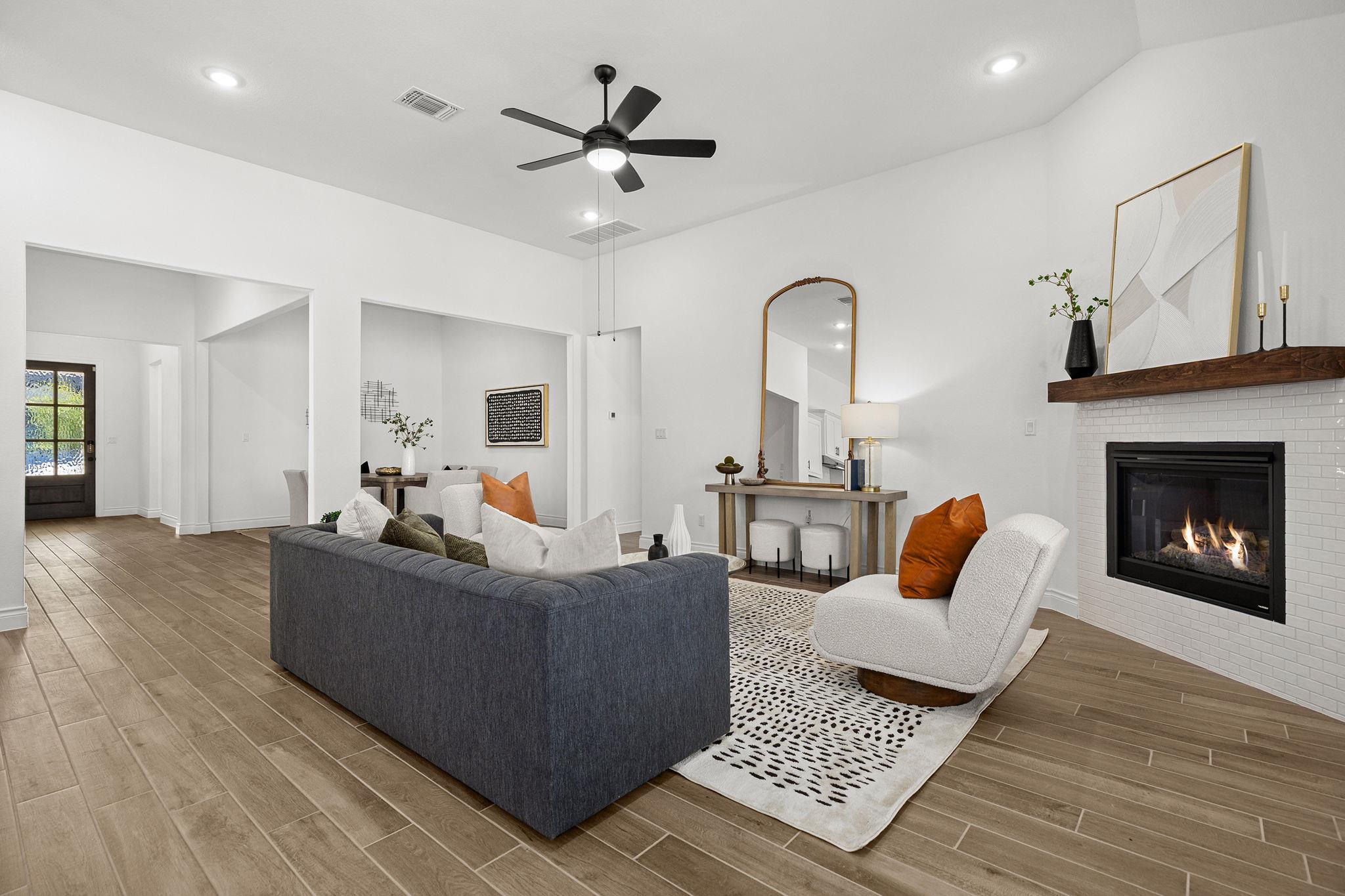 1301 White Daisy LN