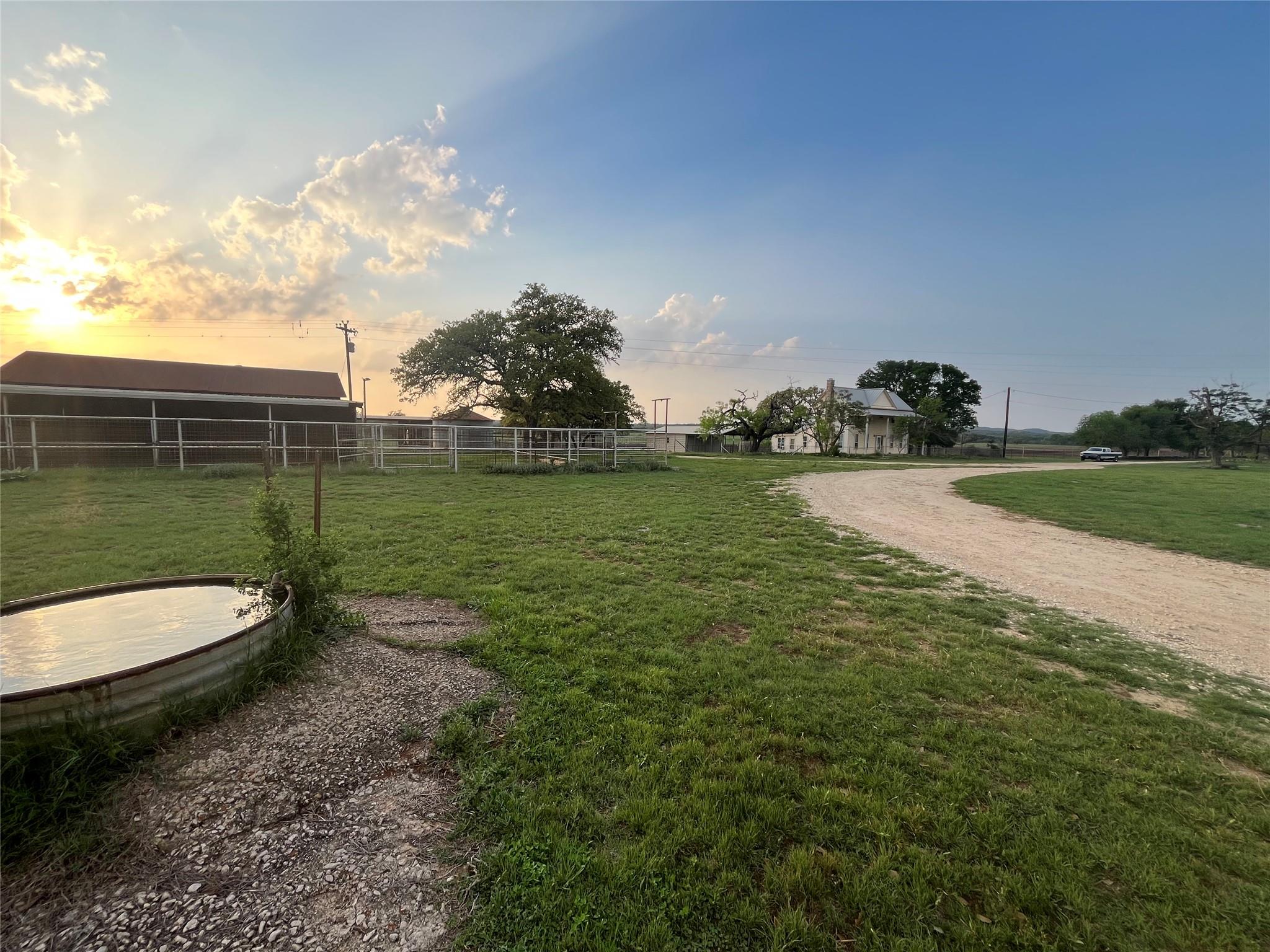 1118 Chimney Valley RD