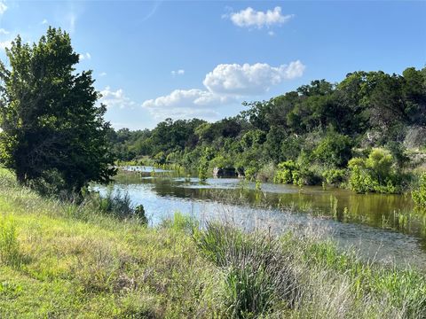 1118 Chimney Valley RD Blanco TX 78606