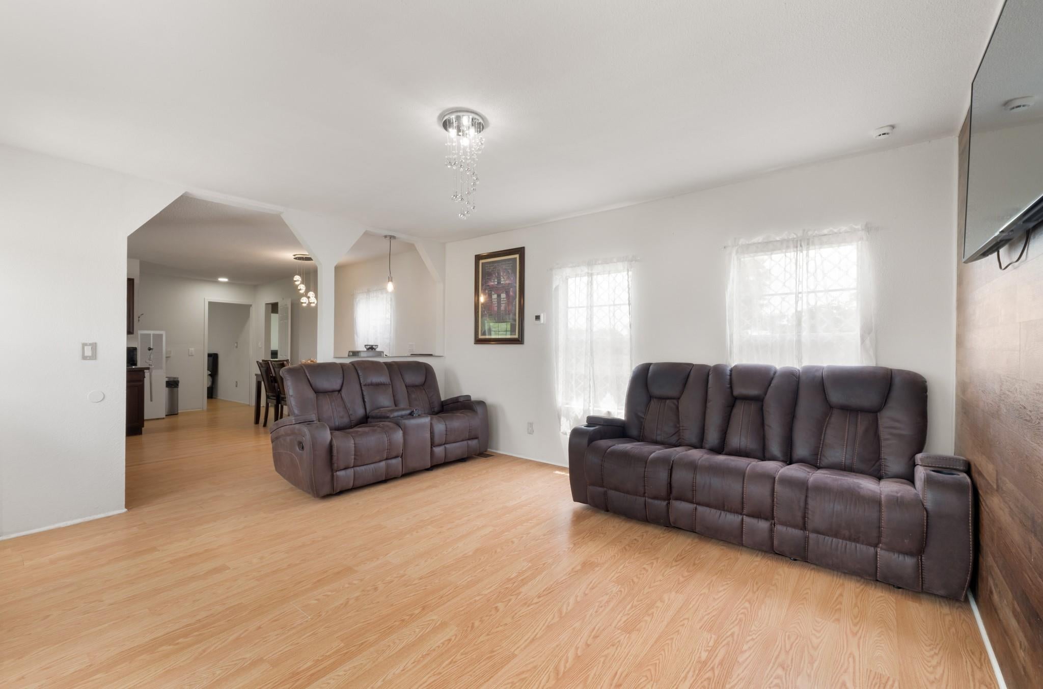 235 Thompson RD