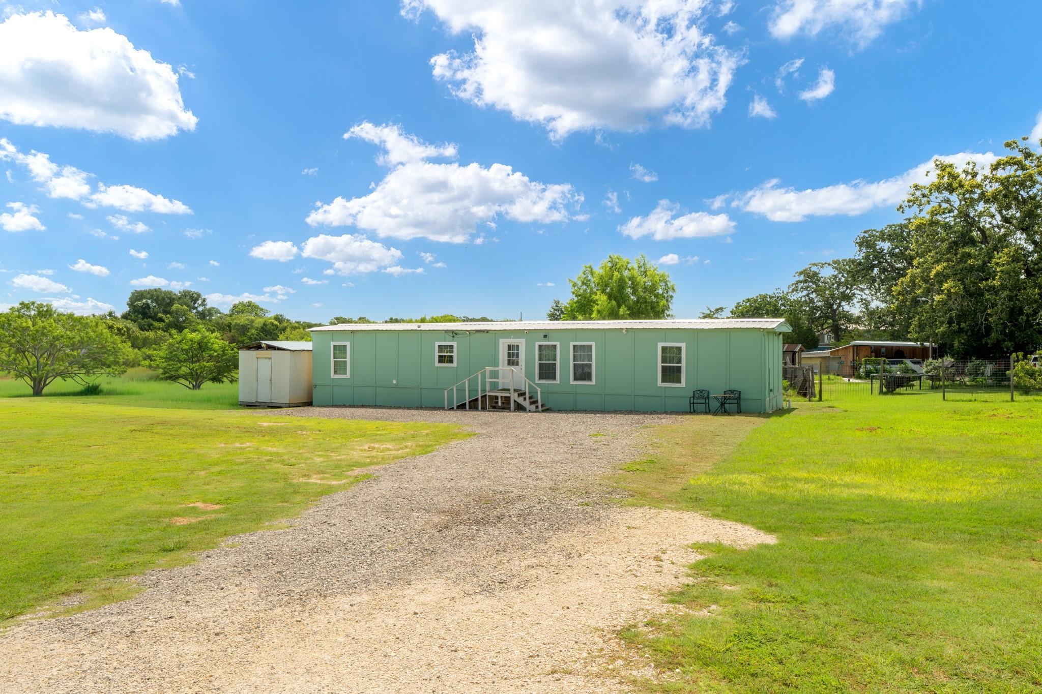 235 Thompson RD