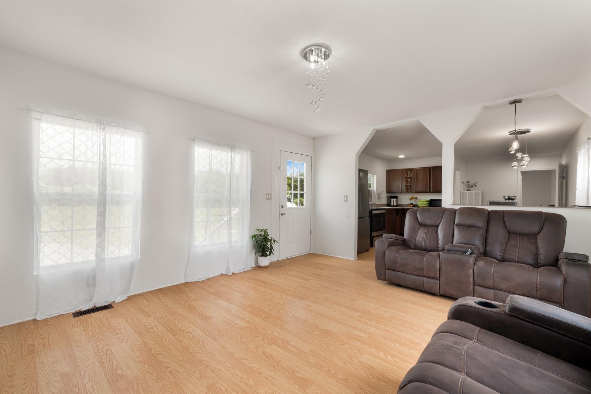 235 Thompson RD