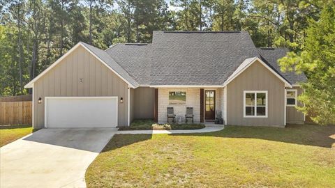 Photo of 133 Lake Point WAY, Bastrop, TX 78602 (MLS # 9775493)