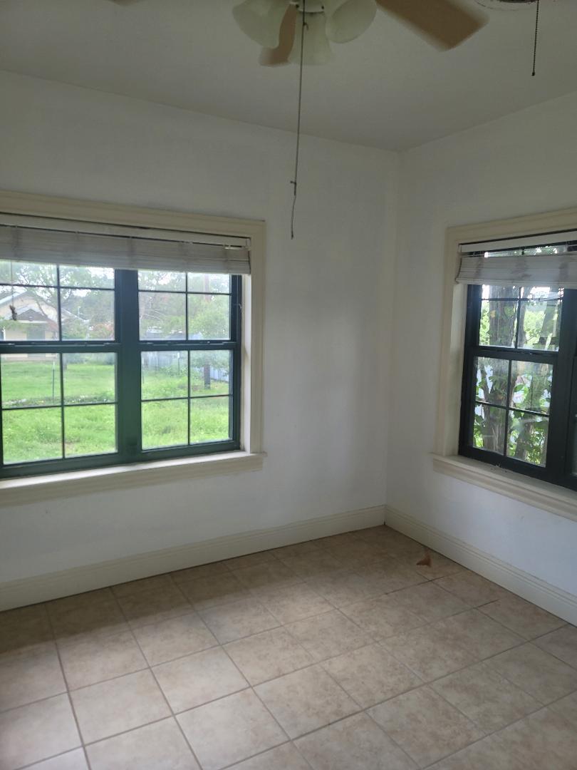 8164 Ranch Road 261