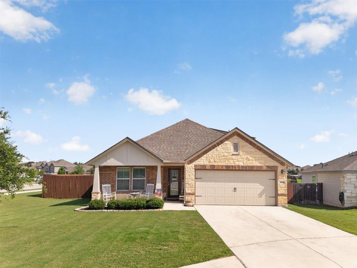 1009 Bright Star Cv. set on an oversized corner lot