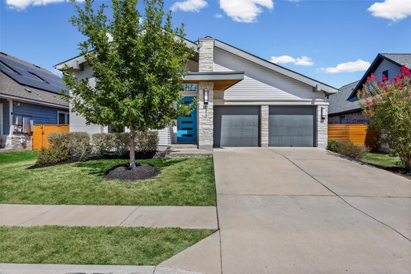 8317 DONNELLEY DR, AUSTIN, TX 78744 - Image 0b3140576fddd2d2b503dc0f99a7632c/1392384317