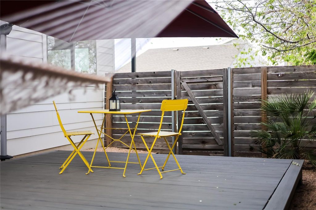 Photo of 1208 Walnut Ave #2, Austin, TX 78702 (MLS # 6595993)