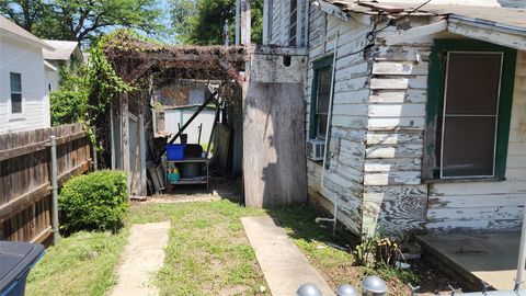 Tiny photo for 85 W Navasota ST, Austin, TX 78702 (MLS # 3823033)