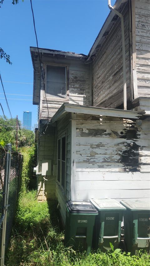Tiny photo for 85 W Navasota ST, Austin, TX 78702 (MLS # 3823033)
