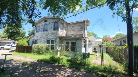 Tiny photo for 85 W Navasota ST, Austin, TX 78702 (MLS # 3823033)