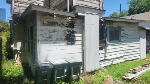 Tiny photo for 85 W Navasota ST, Austin, TX 78702 (MLS # 3823033)