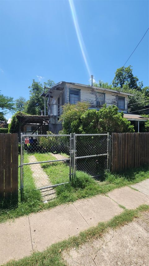 Tiny photo for 85 W Navasota ST, Austin, TX 78702 (MLS # 3823033)