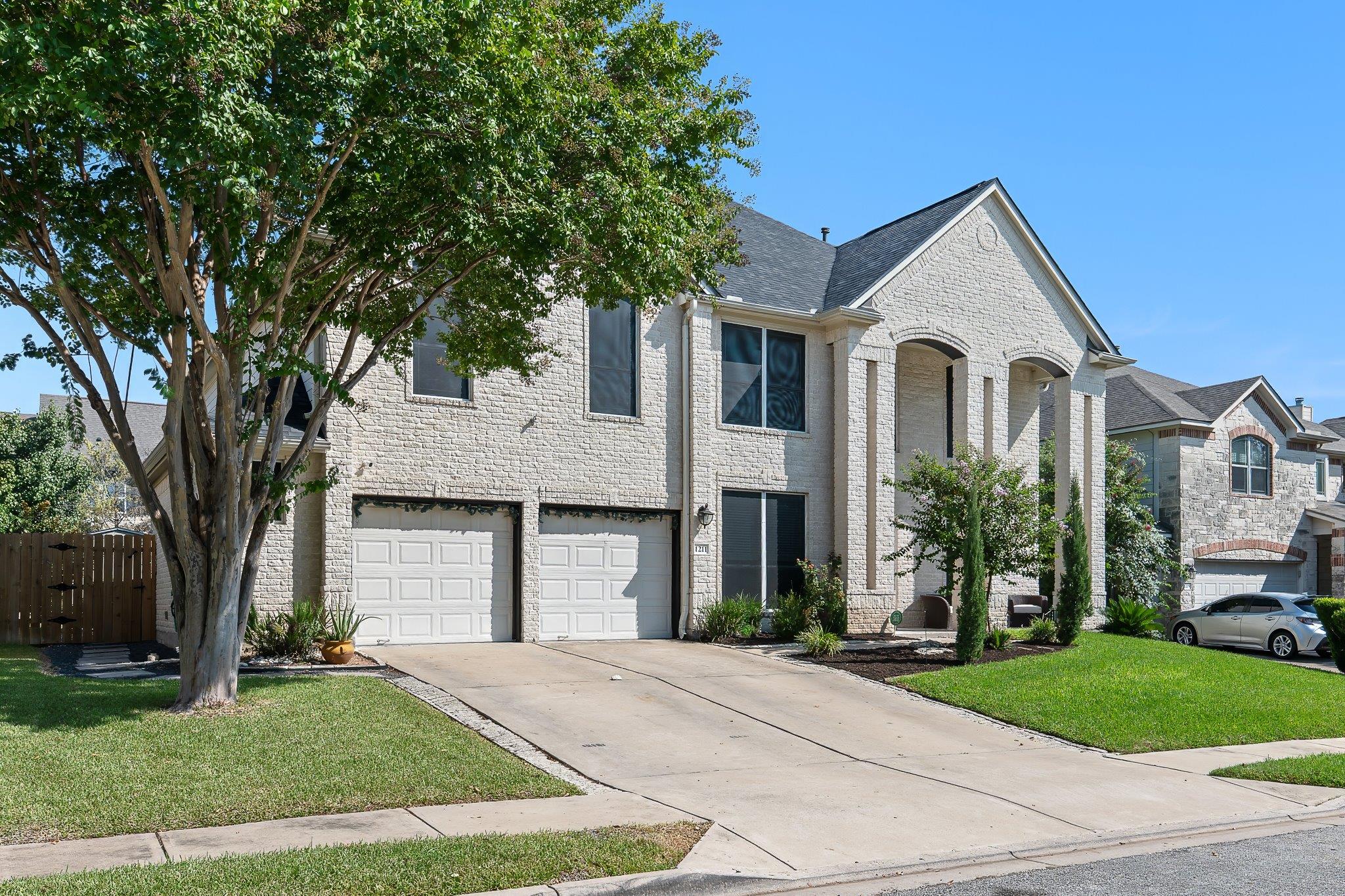 1211 Laurel Oak TRL