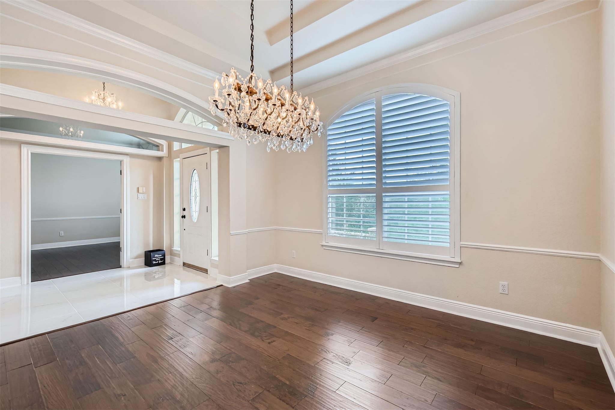2114 Cliffs Edge DR