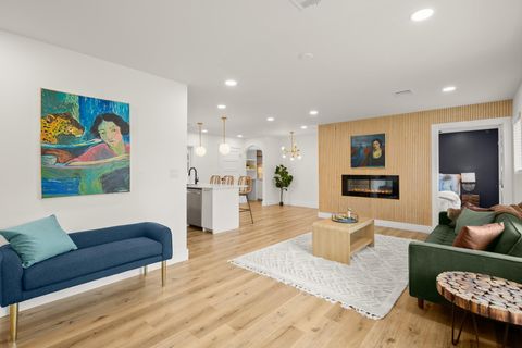 207 White Oak DR Austin TX 78753