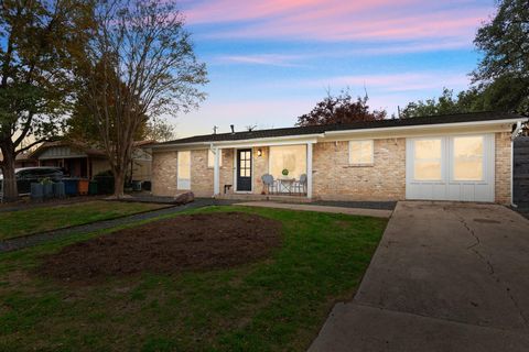 Tiny photo for 207 White Oak DR, Austin, TX 78753 (MLS # 2329051)